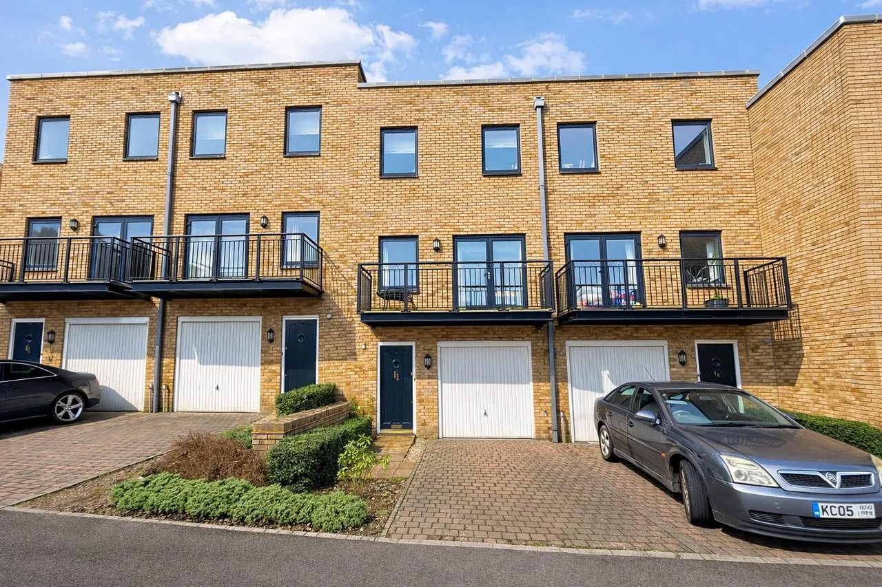4 bed house for sale — Marc Brunel Way, Chatham
