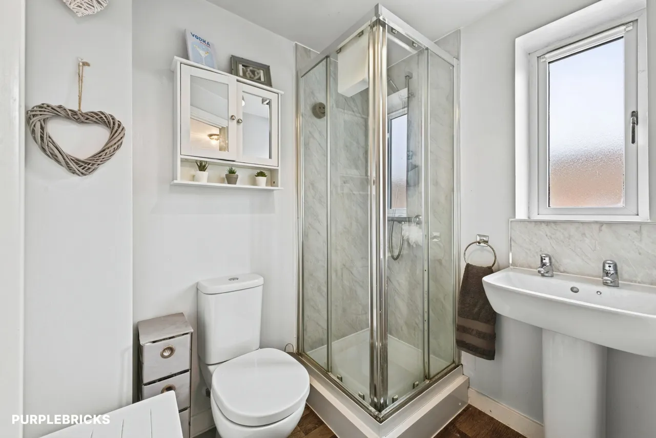 Dover Close, Duston, NN5, photo 13