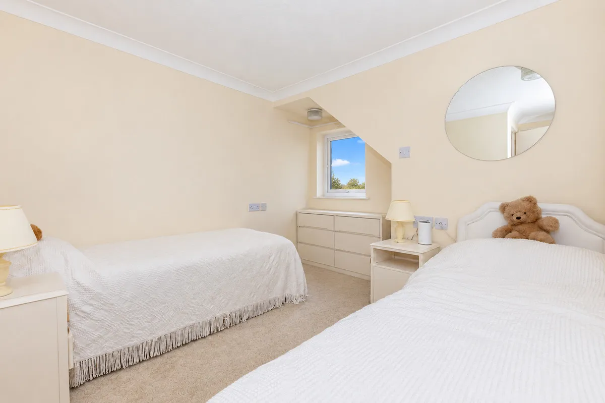 North Lancing, BN15 0NU, photo 11