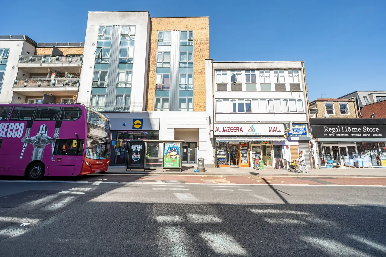 14 Rosemoor House, 90-94 Broadway, London, photo 11