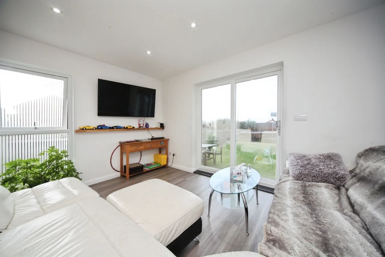 Grove Road, Houghton Regis, LU5, photo 7