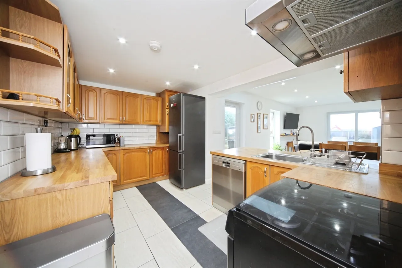 Grove Road, Houghton Regis, LU5, photo 2