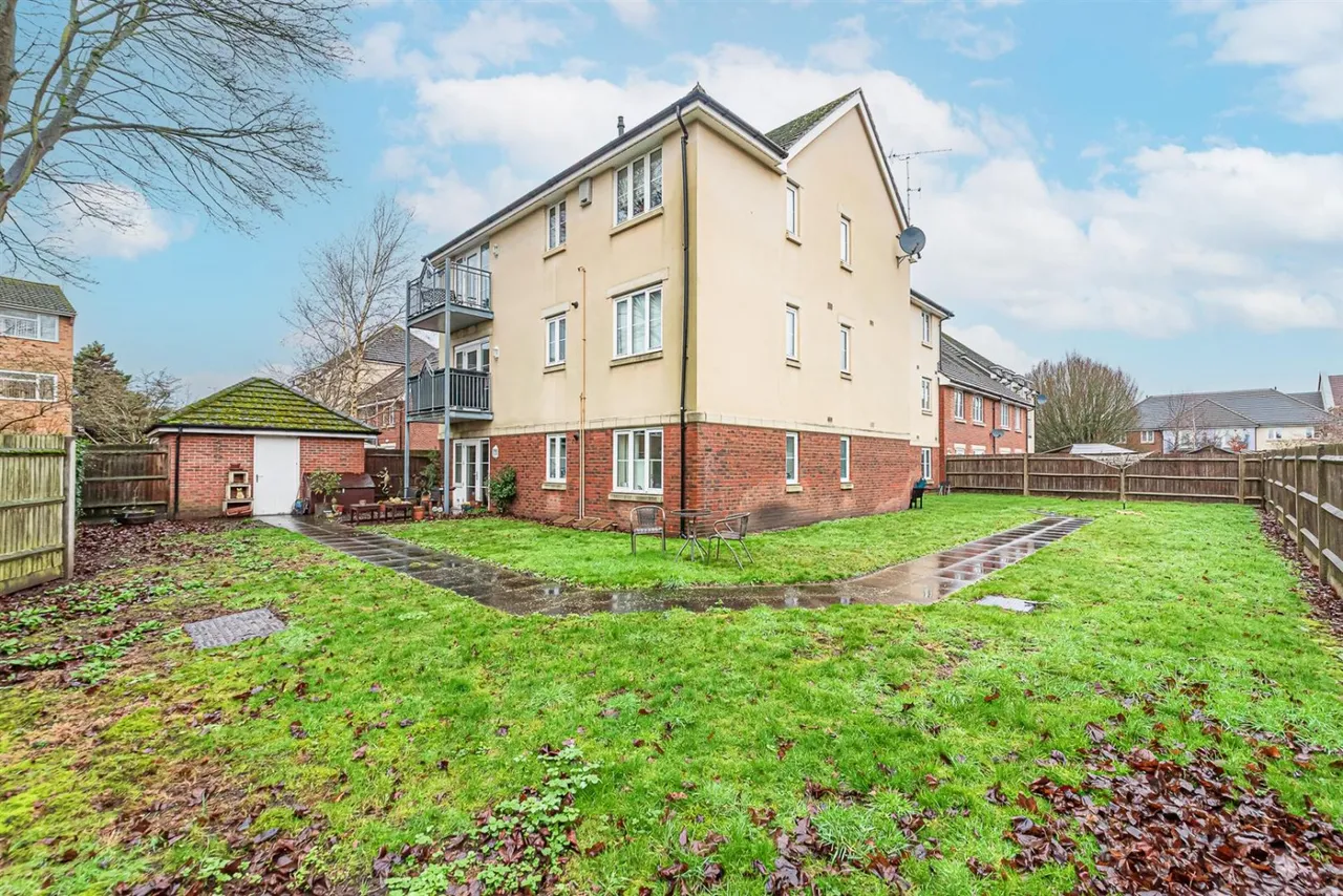 7 Queen Street, Aldershot, photo 8