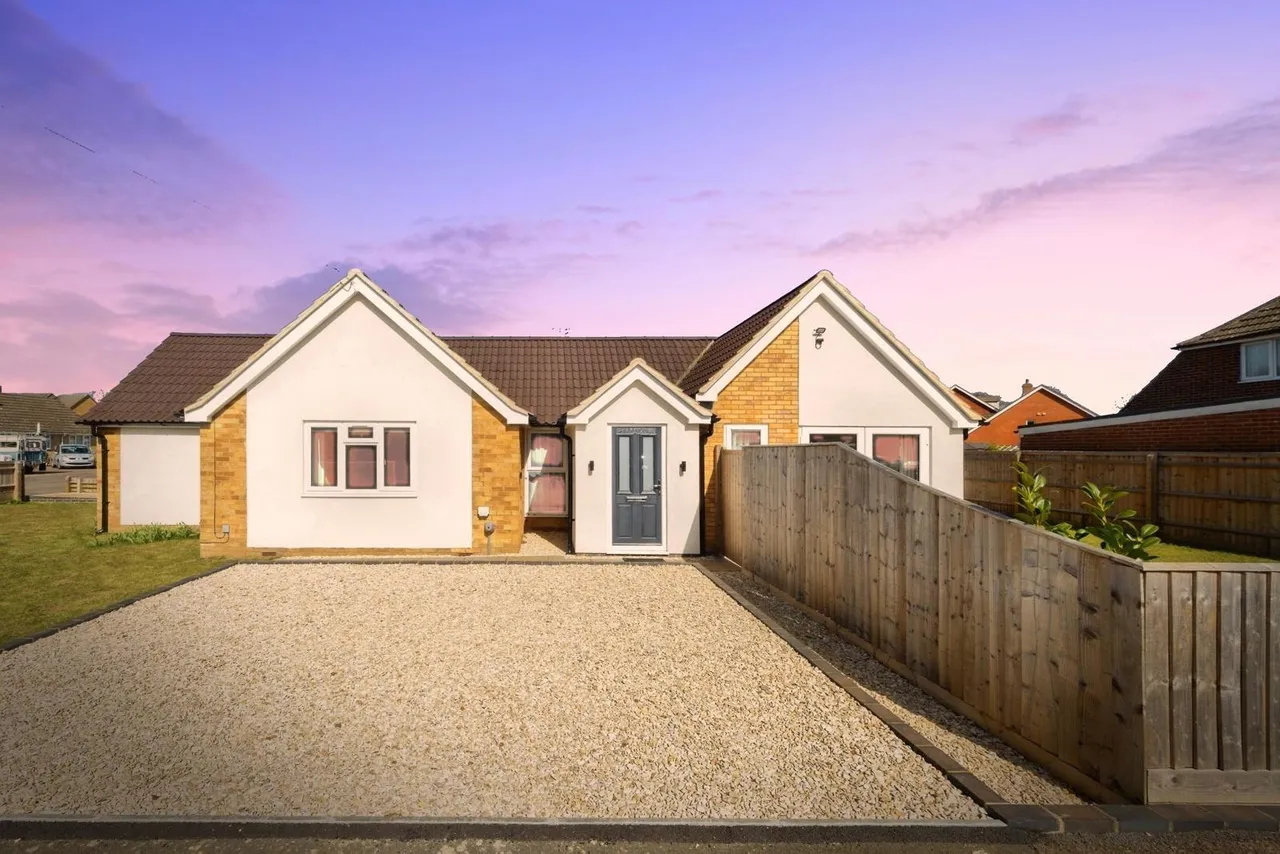 3 bed house for sale — St. Annes Road, Banbury, Oxfordshire, OX16