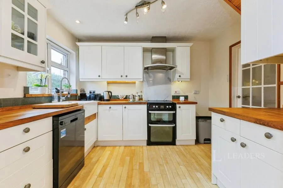 Merrylands Road, Great Bookham, KT23, photo 11