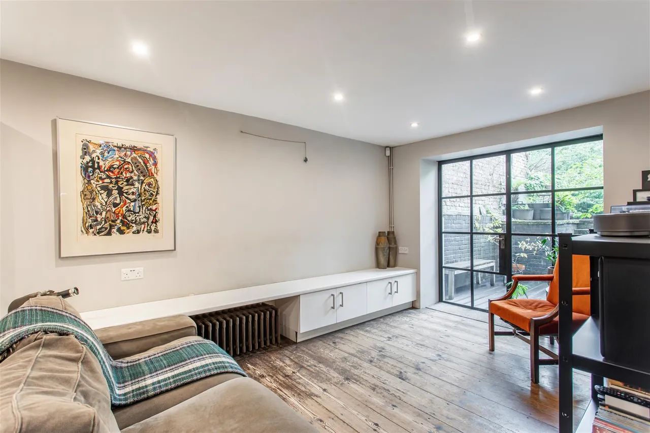 Bow Road, Mile End, photo 8