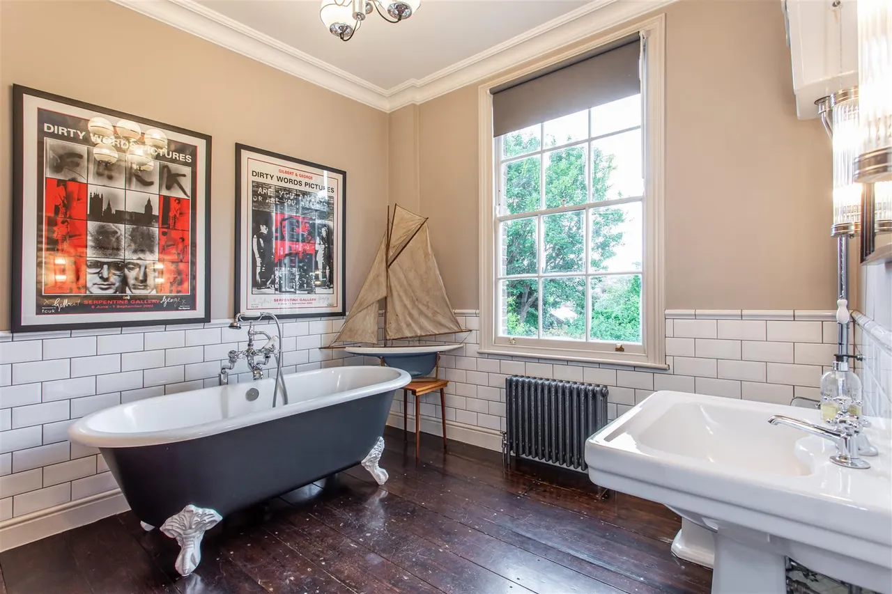 Bow Road, Mile End, photo 19