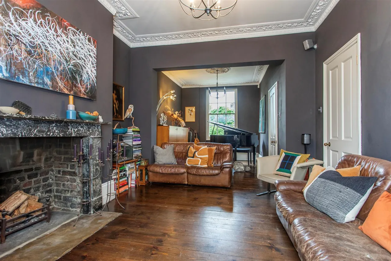 Bow Road, Mile End, photo 5