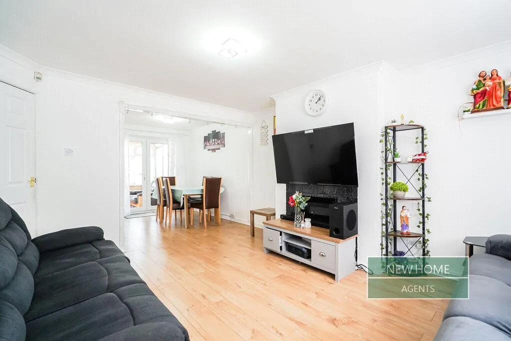 Romsey Place, Mansfield, NG19, photo 2