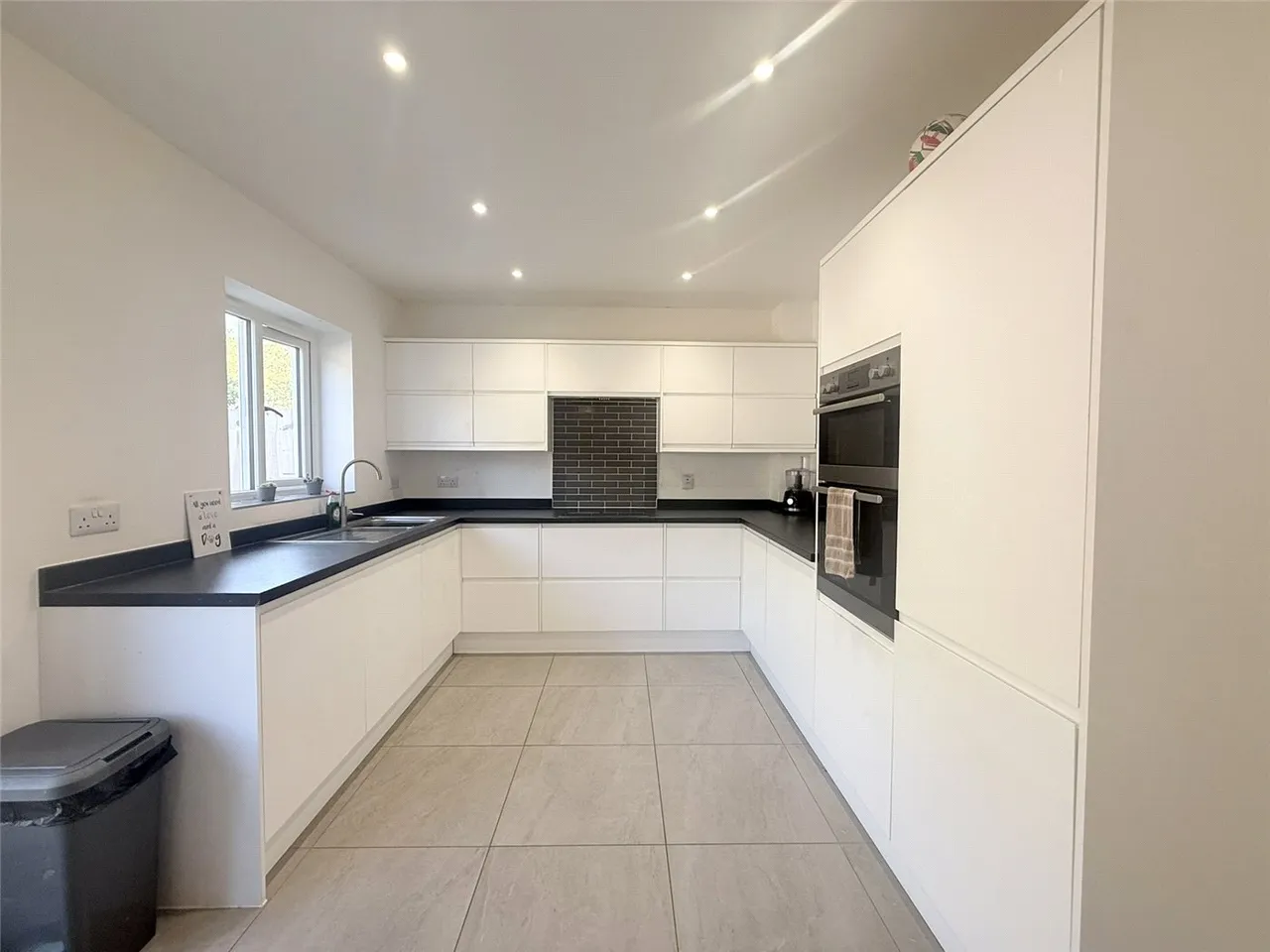 Yeo Crescent, Crediton, Devon, EX17, photo 2