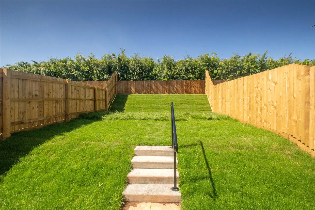Yeo Crescent, Crediton, Devon, EX17, photo 10