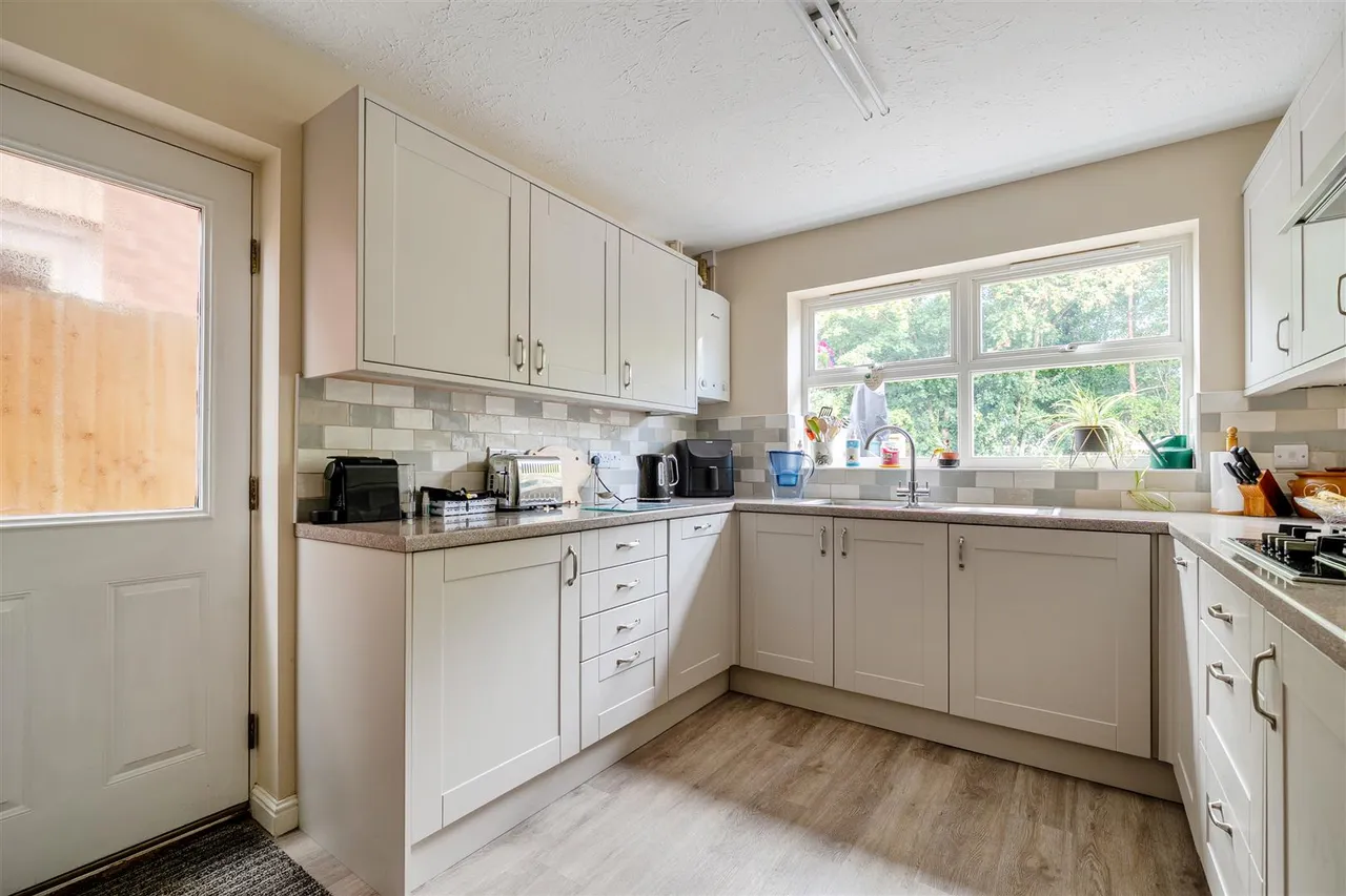 Gibbs Leaze, Hilperton, BA14, photo 11
