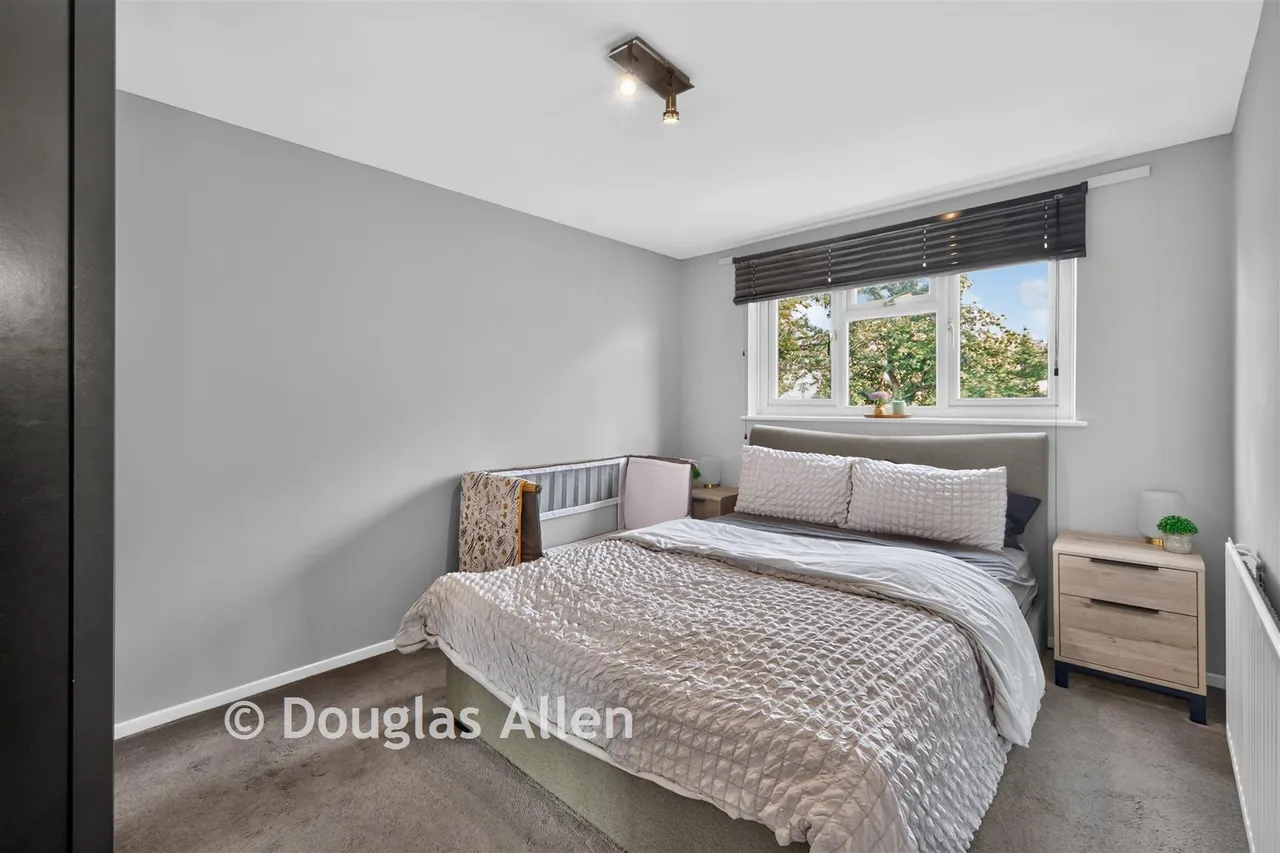 Mapleton Road, Chingford, E4, photo 5