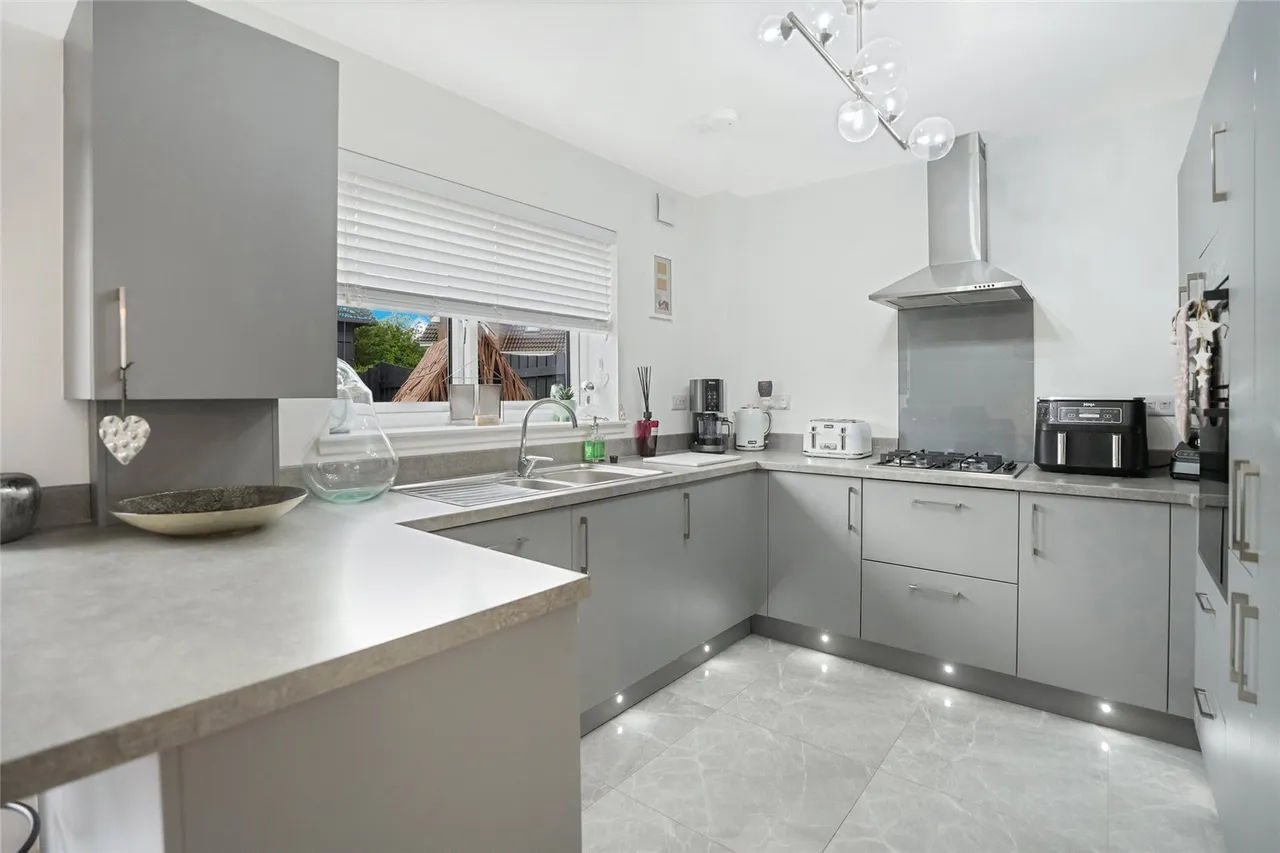 Cuinin Road, Star, Glenrothes, Fife, KY7, photo 4