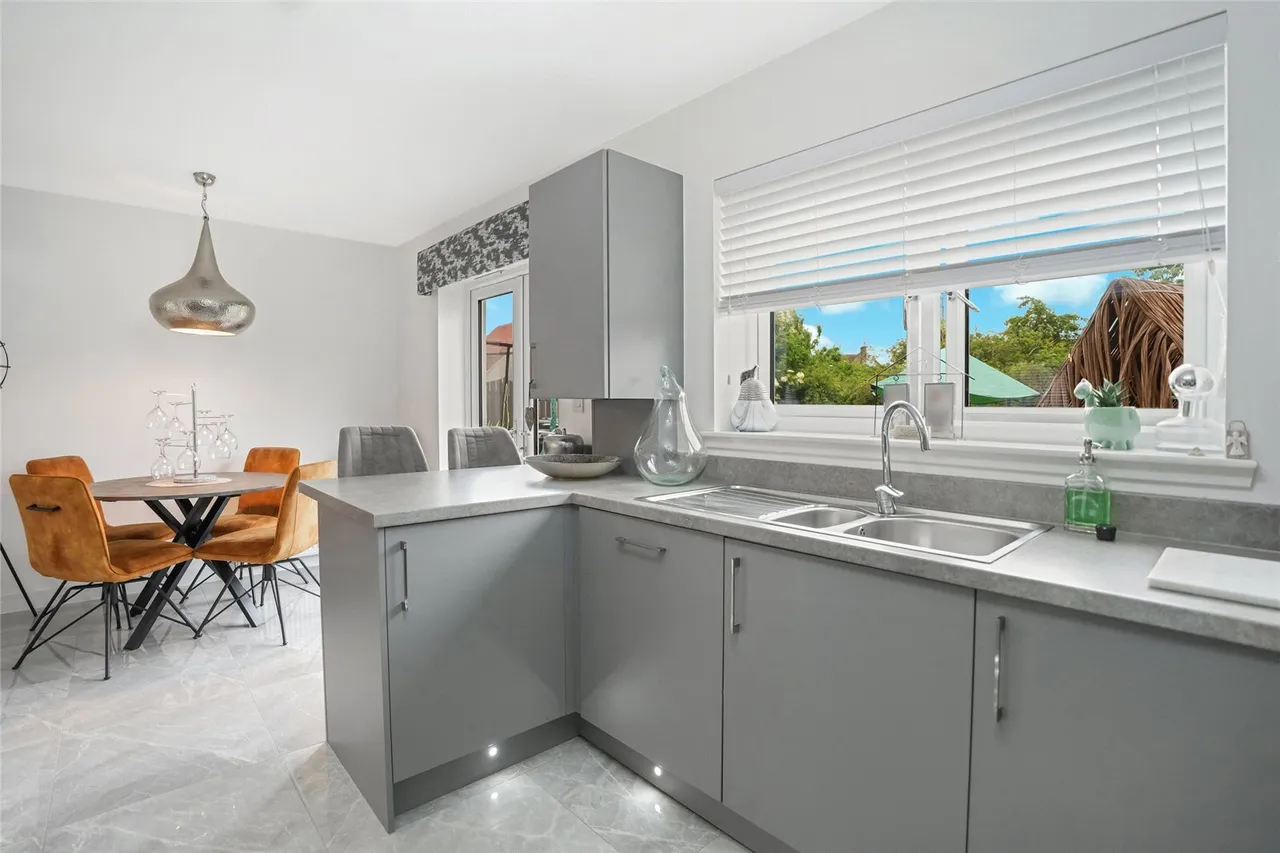 Cuinin Road, Star, Glenrothes, Fife, KY7, photo 5
