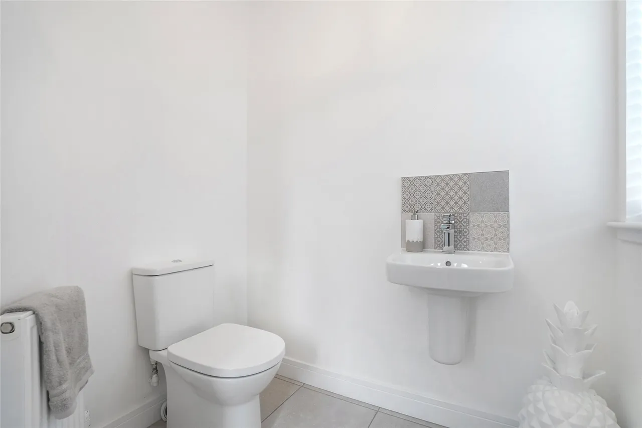 Cuinin Road, Star, Glenrothes, Fife, KY7, photo 13