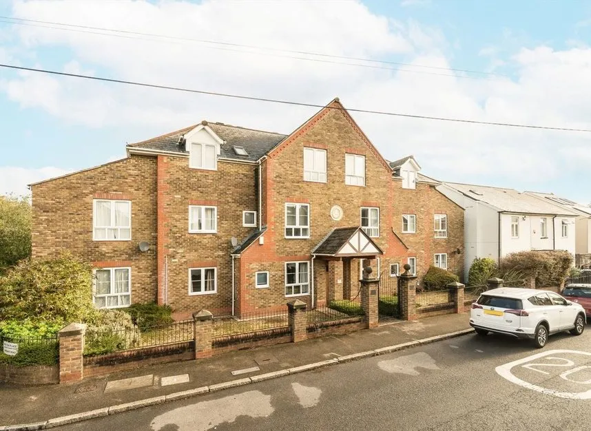 1 bed flat for sale — Pyne Road, Surbiton, KT6