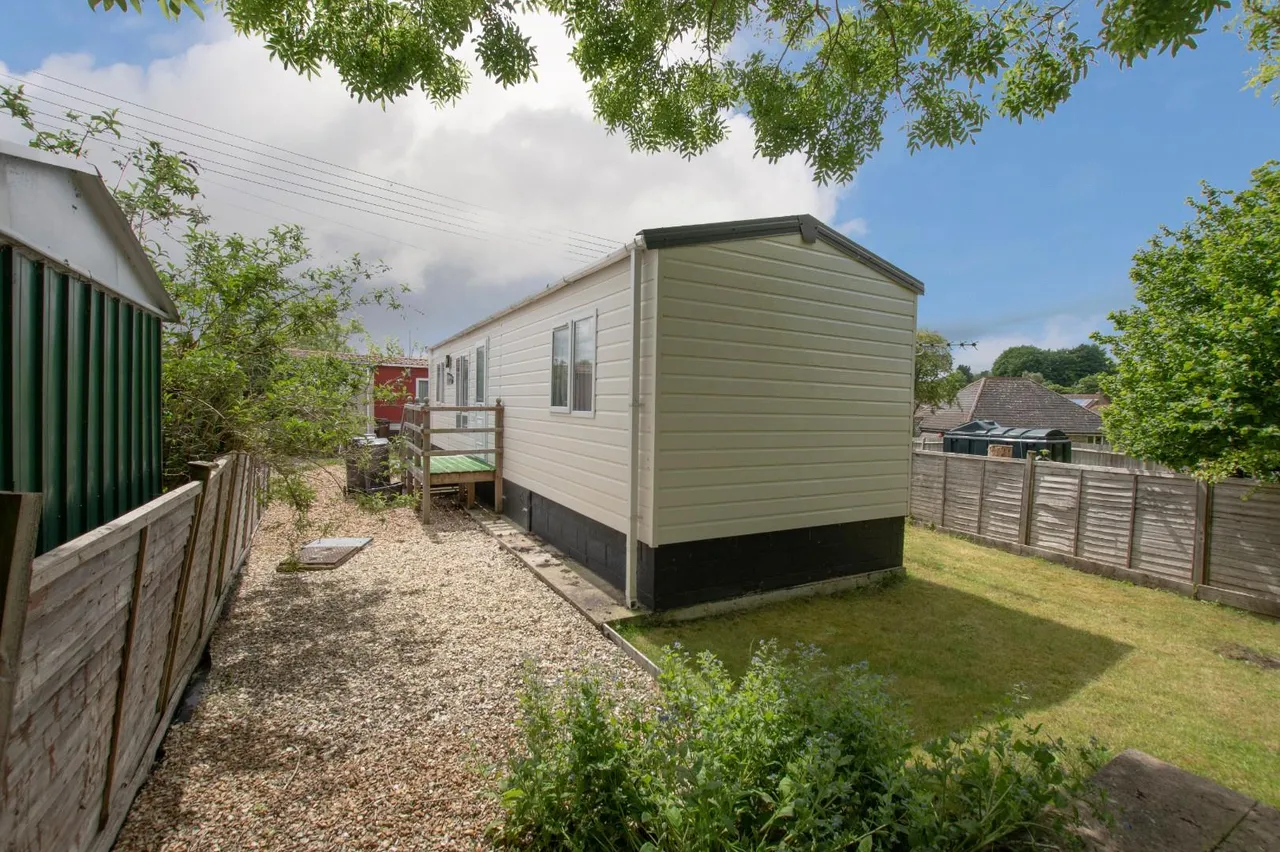 Uphill Road, Littleton, SO22, photo 9