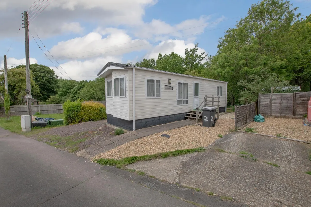 1 bed flat to rent, Uphill Road, Littleton, SO22