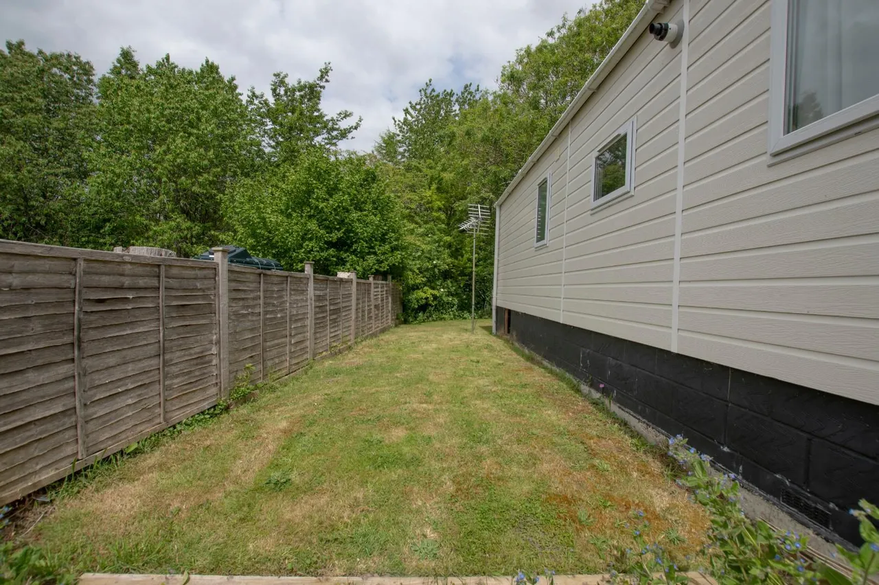 Uphill Road, Littleton, SO22, photo 8