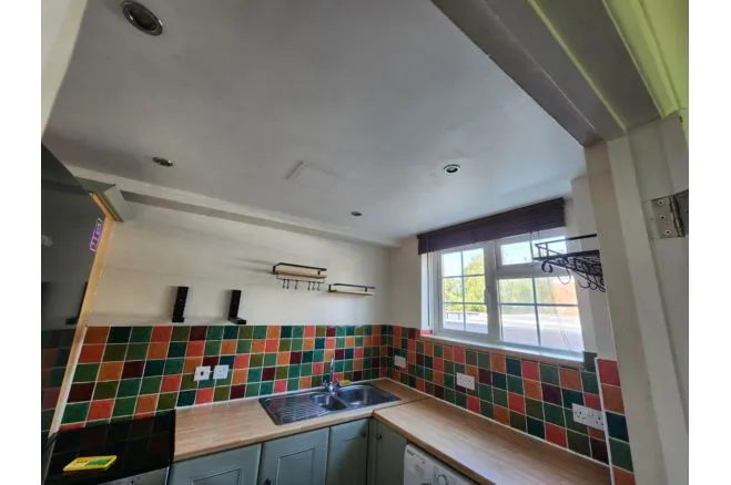 Bucklers Way, Carshalton, photo 3