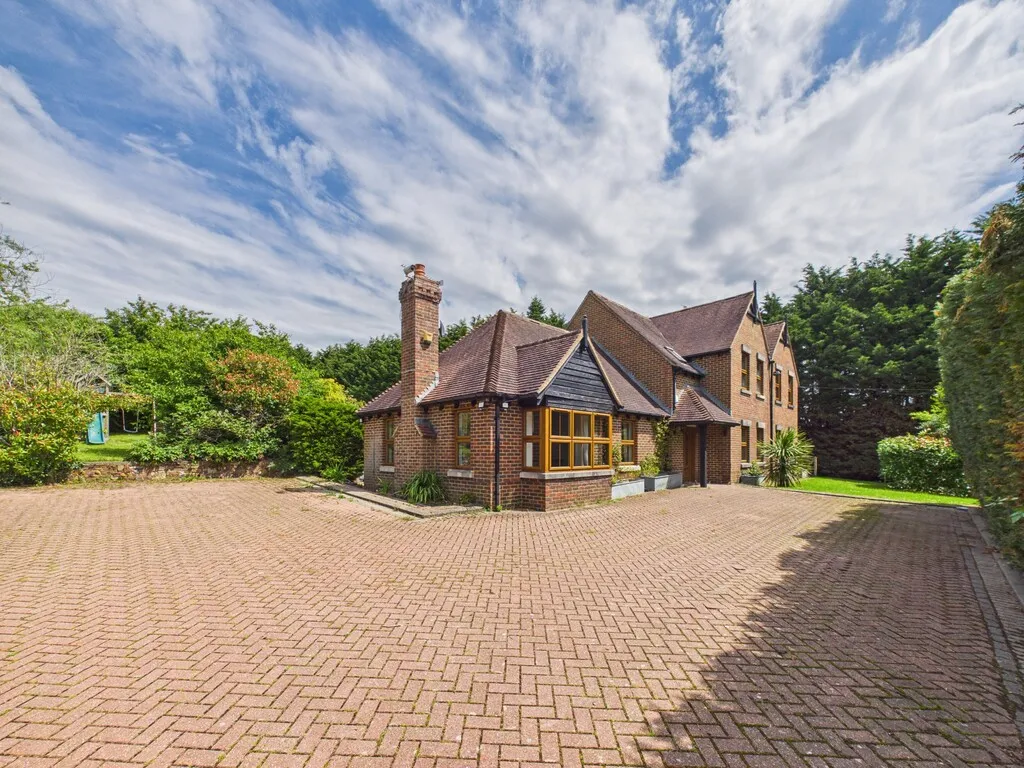 4 bed house to rent — Cowfold Road, Bolney