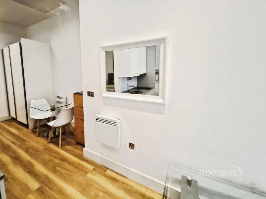 Bath Road, Slough, SL1, photo 5