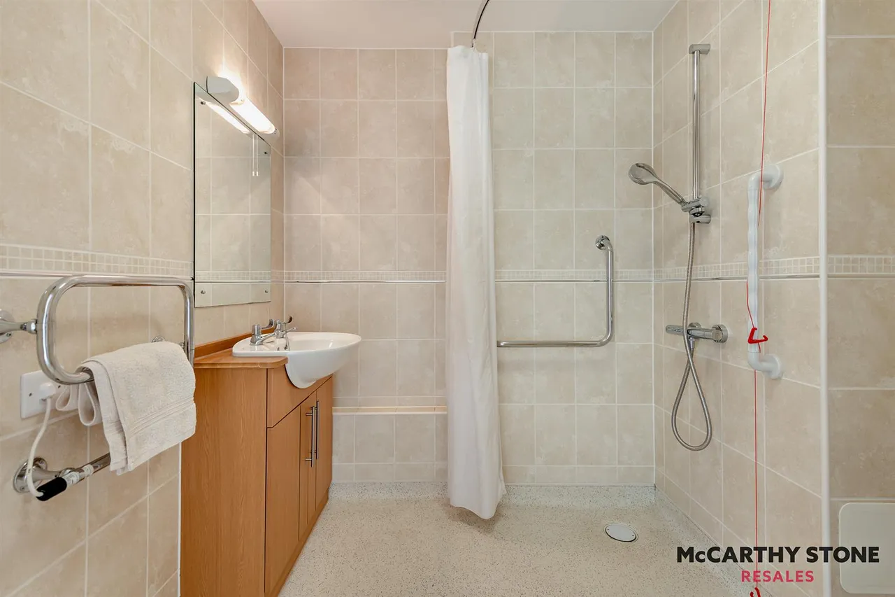 Avenue Road, Lymington, SO41, photo 6