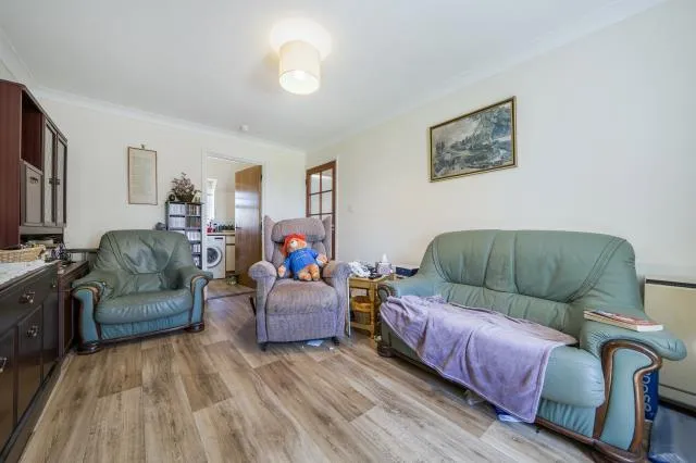 Grove Court, Banbury, OX15, photo 4