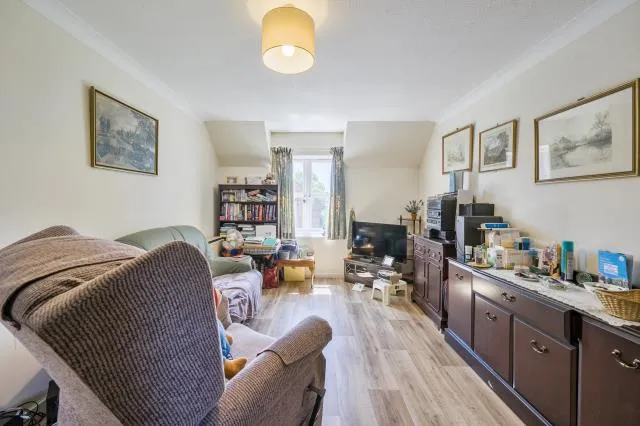 Grove Court, Banbury, OX15, photo 5