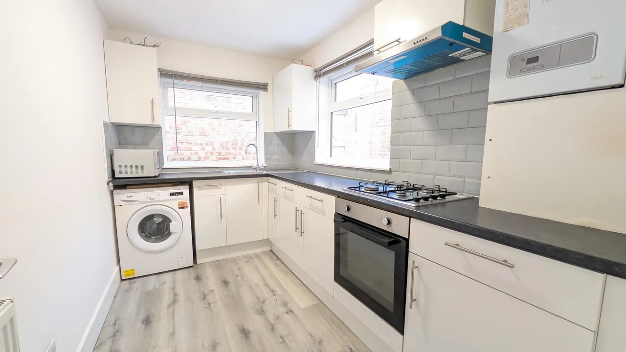 4 bed house to rent, Alferton Road, Nottingham, NG7