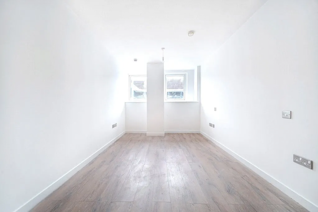 High-yield investment opportunity in the heart of Uxbridge, UB8, photo 6