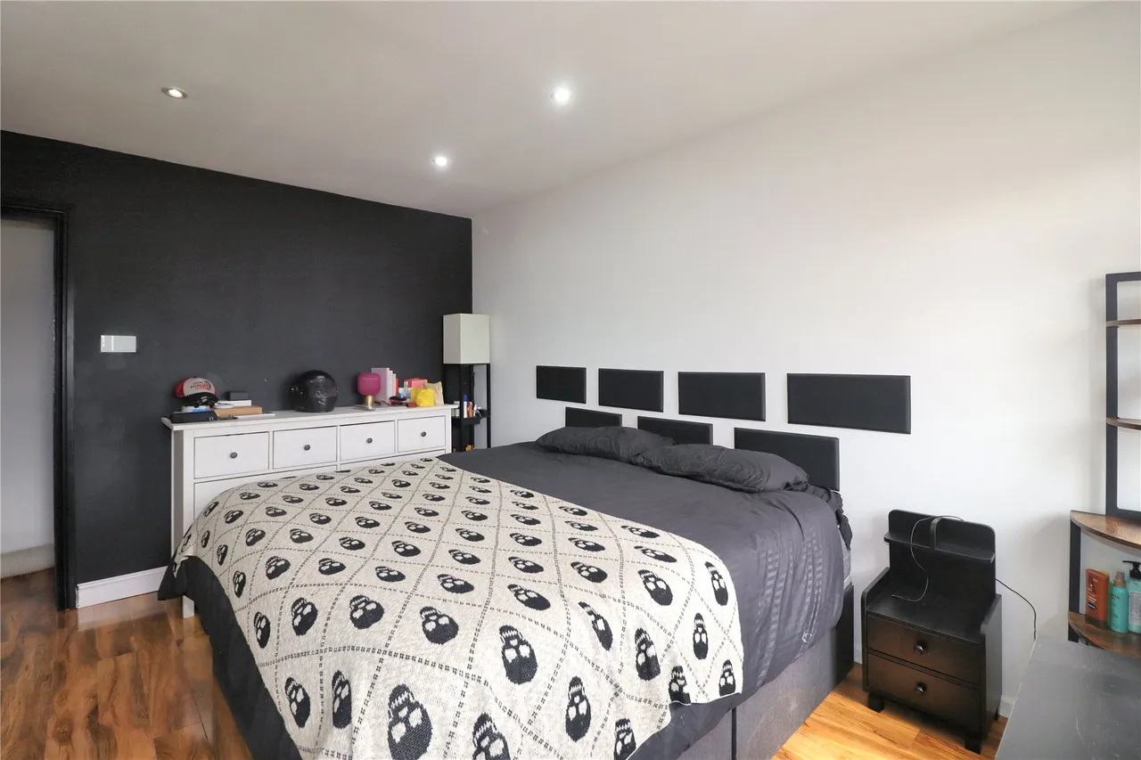 Ash Road, Woking, GU22, photo 8