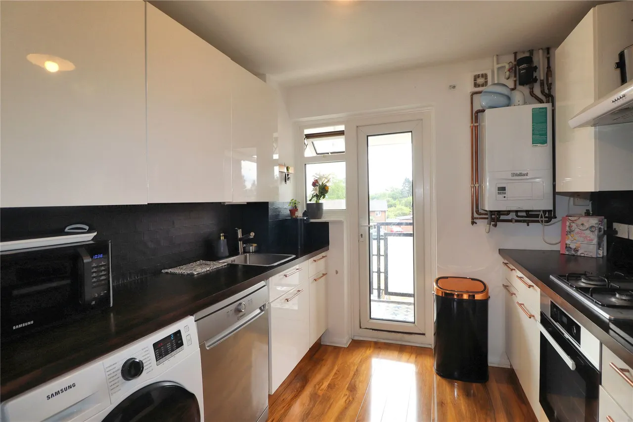 Ash Road, Woking, GU22, photo 9