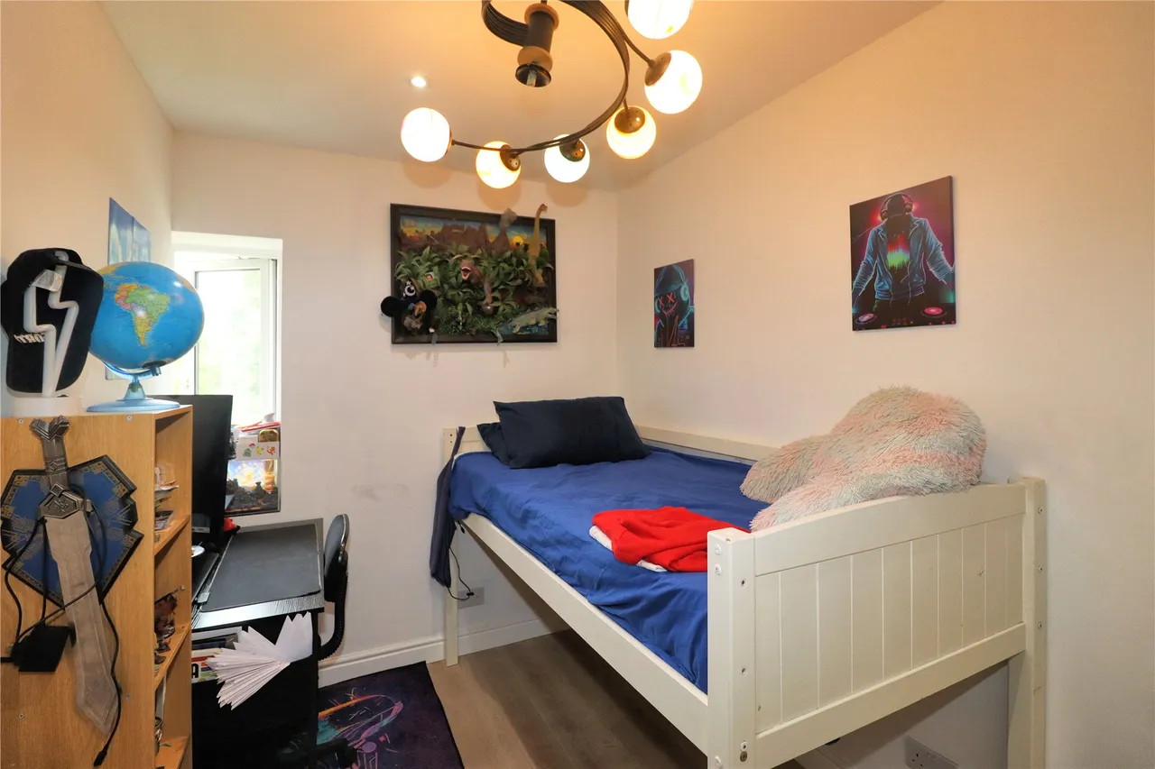 Ash Road, Woking, GU22, photo 11