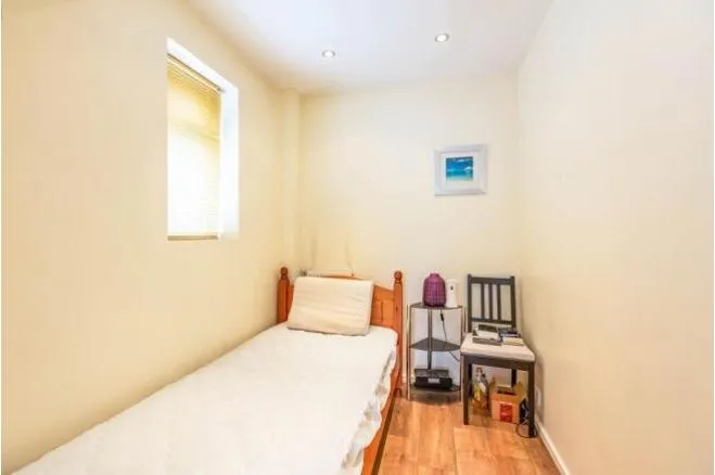 Charlton Road, London, N9, photo 12