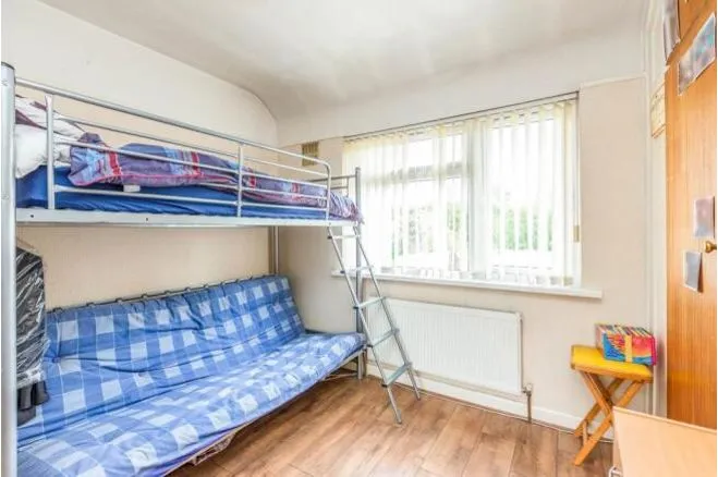 Charlton Road, London, N9, photo 10