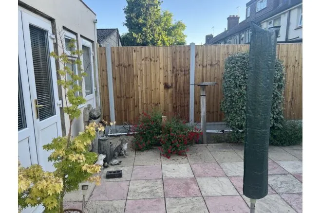 Charlton Road, London, N9, photo 17