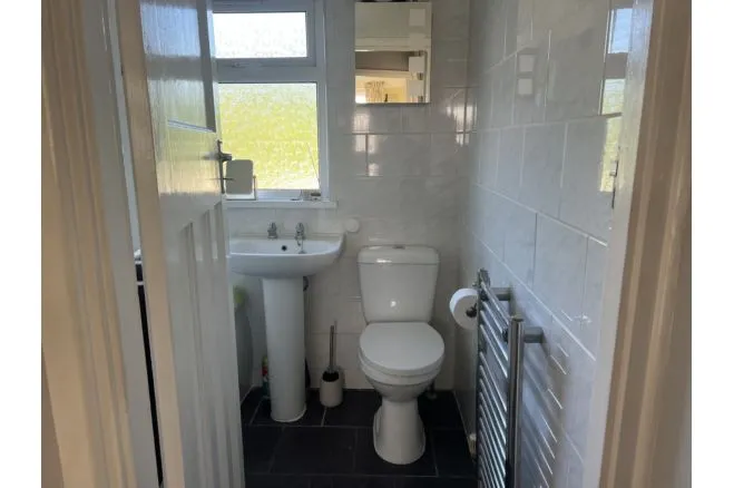 Charlton Road, London, N9, photo 13
