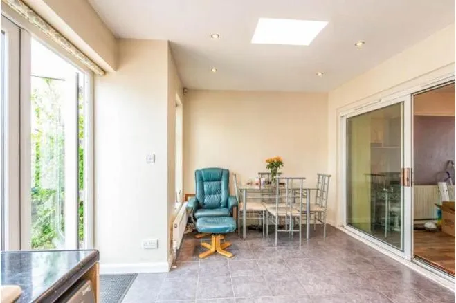 Charlton Road, London, N9, photo 8