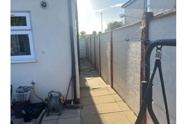 Charlton Road, London, N9, photo 18