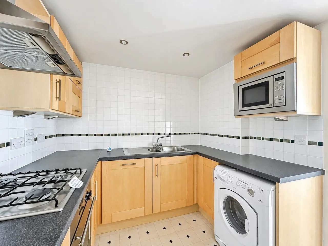 West Cliff Road, West Cliff, BH2, photo 11
