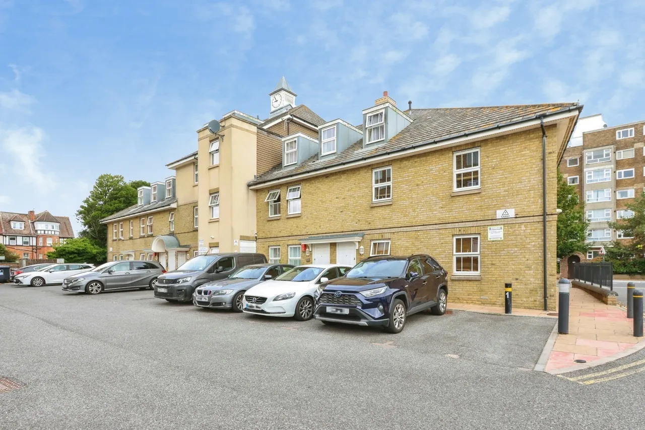 West Cliff Road, West Cliff, BH2, photo 13