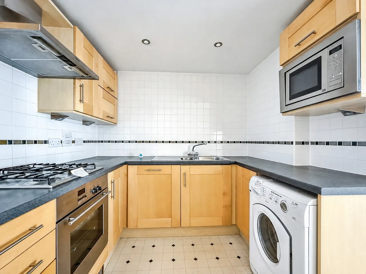 West Cliff Road, West Cliff, BH2, photo 3
