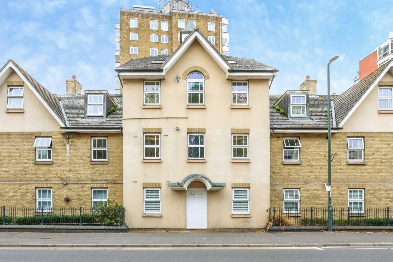 West Cliff Road, West Cliff, BH2, photo 14