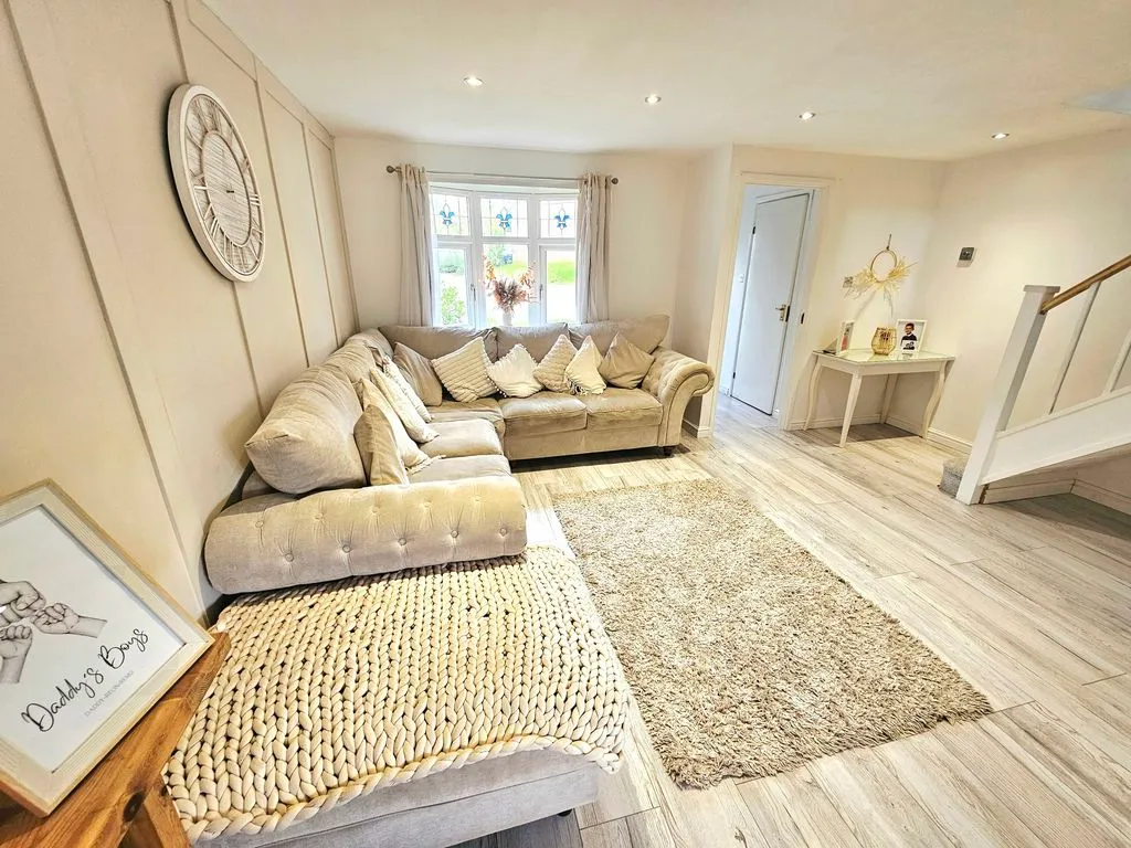 Warrington Drive, New Oscott, B23, photo 7