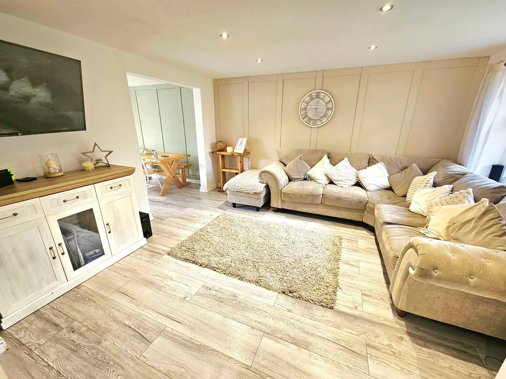 Warrington Drive, New Oscott, B23, photo 3