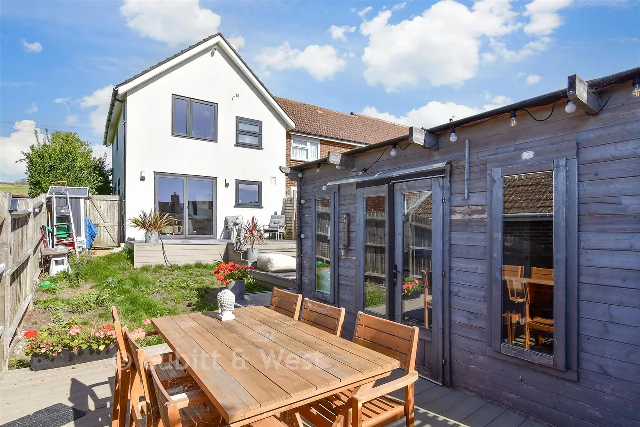 2 bed house for sale, Bexhill Road, Woodingdean, BN2