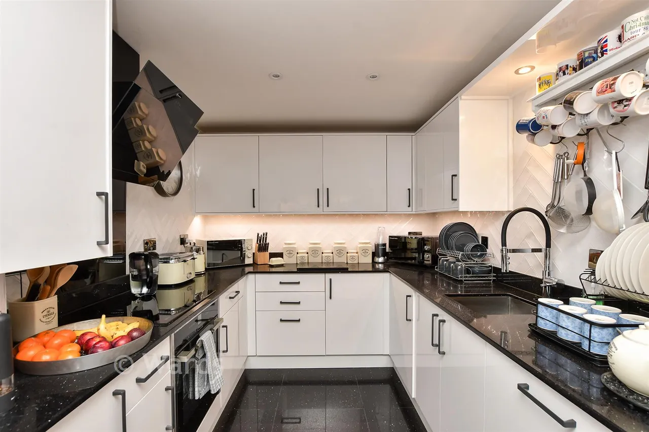 Kingsgate Avenue, Broadstairs, CT10, photo 13