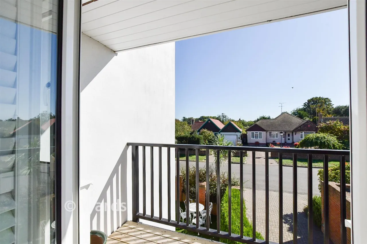 Kingsgate Avenue, Broadstairs, CT10, photo 2